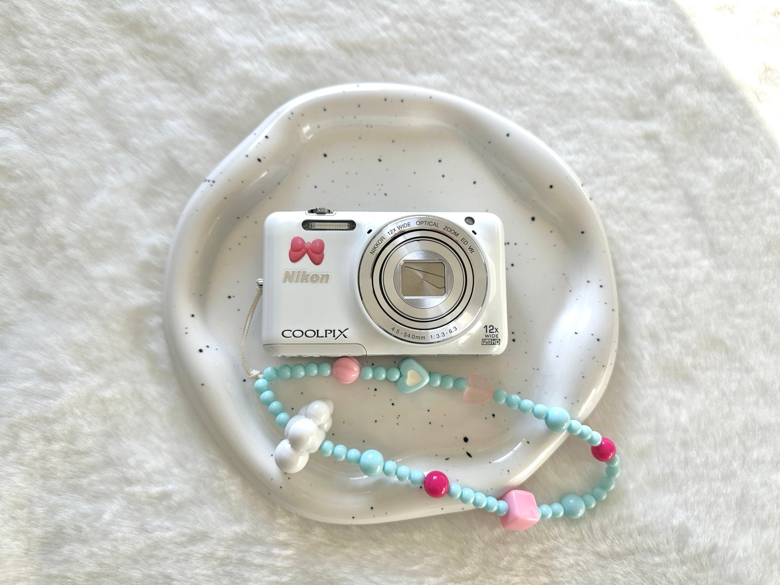 📷 Used Nikon white coolpix s6600 flip screen digital cameras 🔥🌸