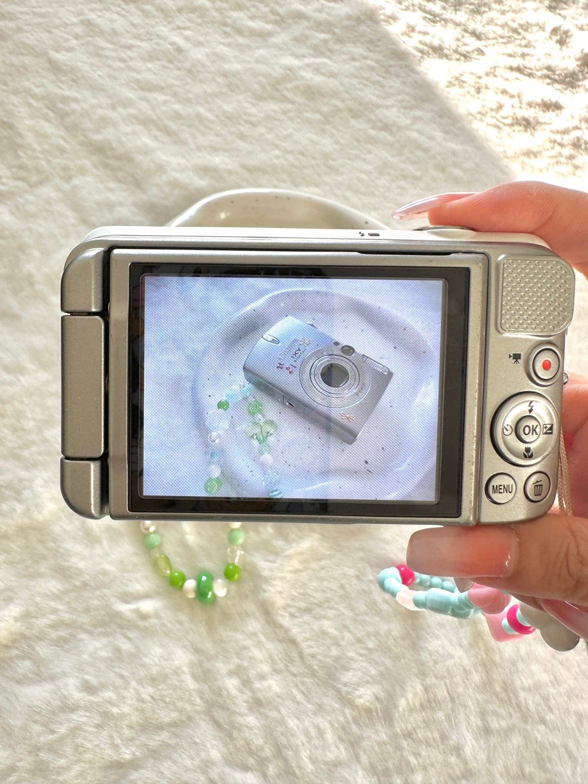 📷 Used Nikon white coolpix s6600 flip screen digital cameras 🔥🌸
