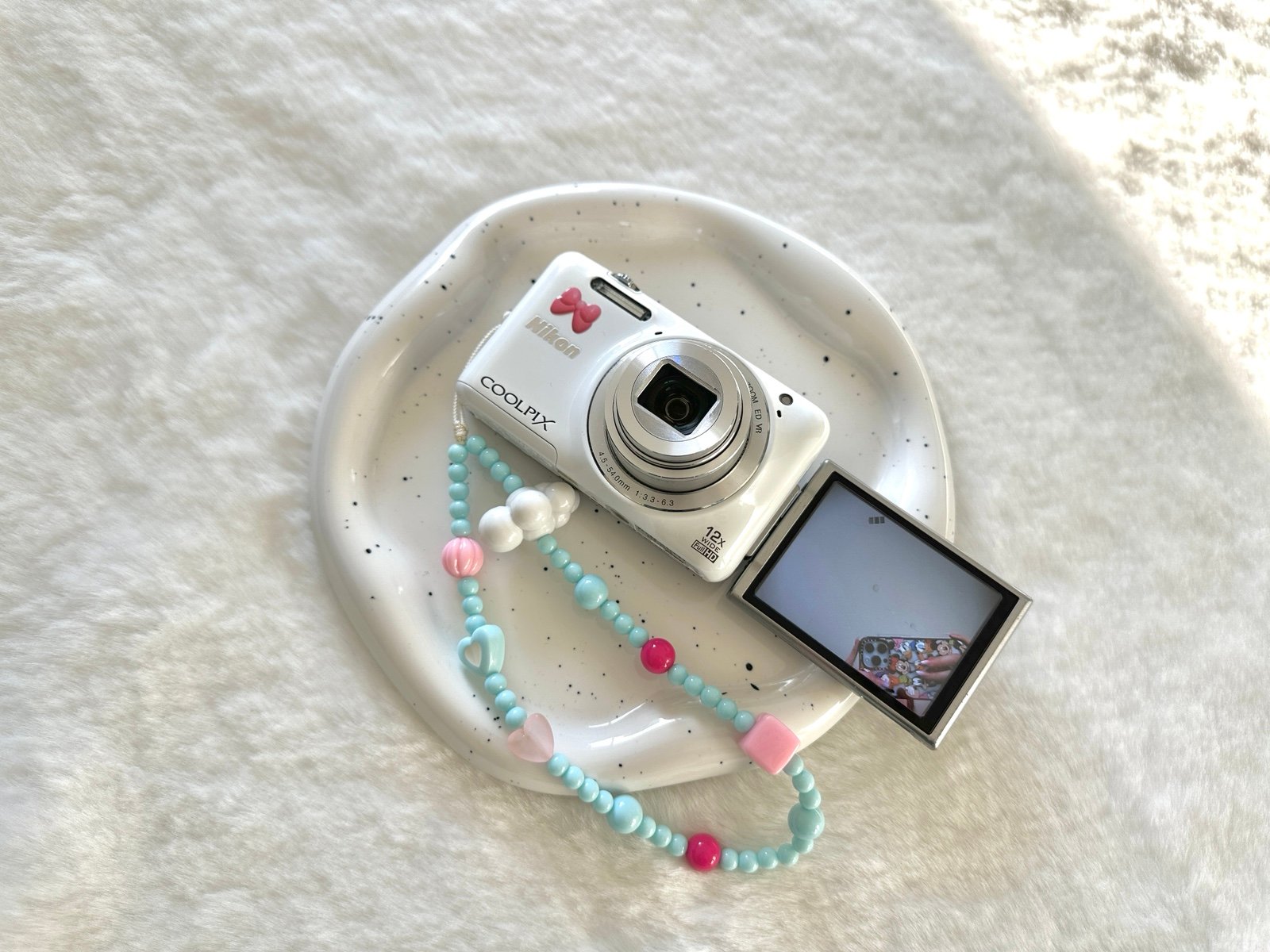 📷 Used Nikon white coolpix s6600 flip screen digital cameras 🔥🌸