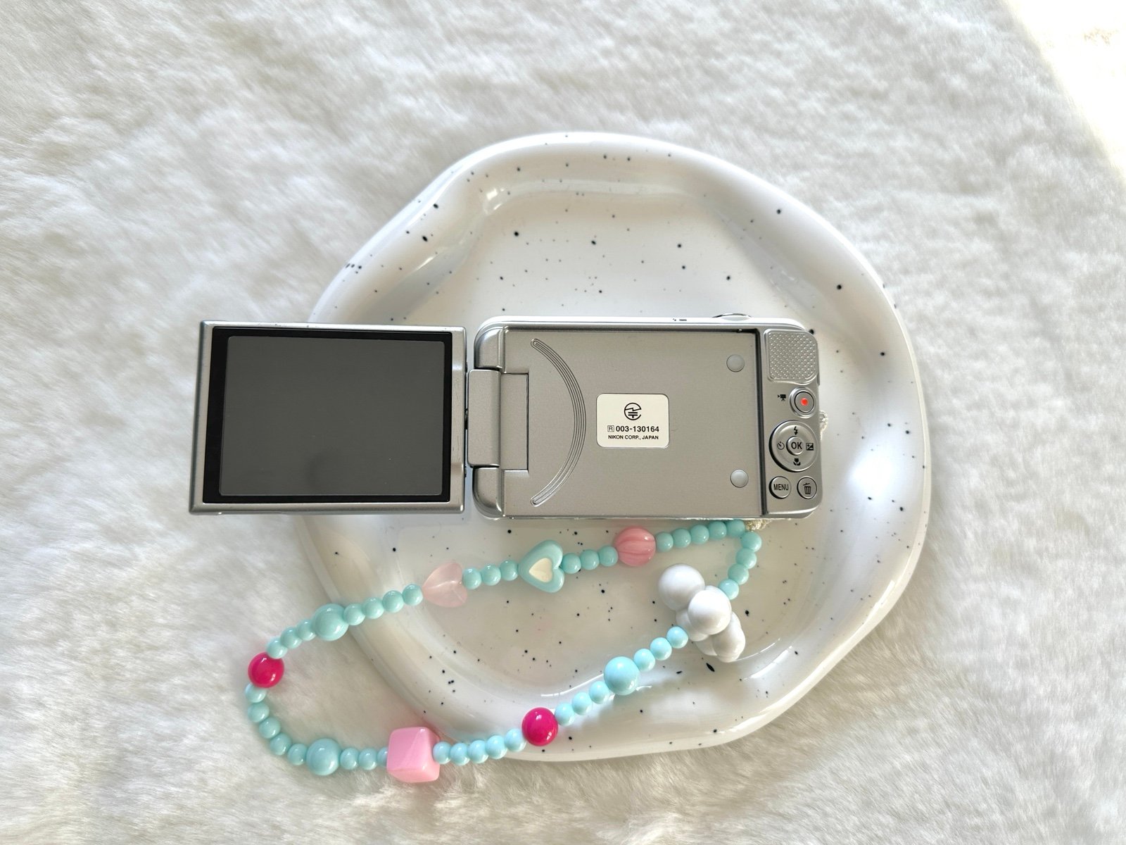 📷 Used Nikon white coolpix s6600 flip screen digital cameras 🔥🌸