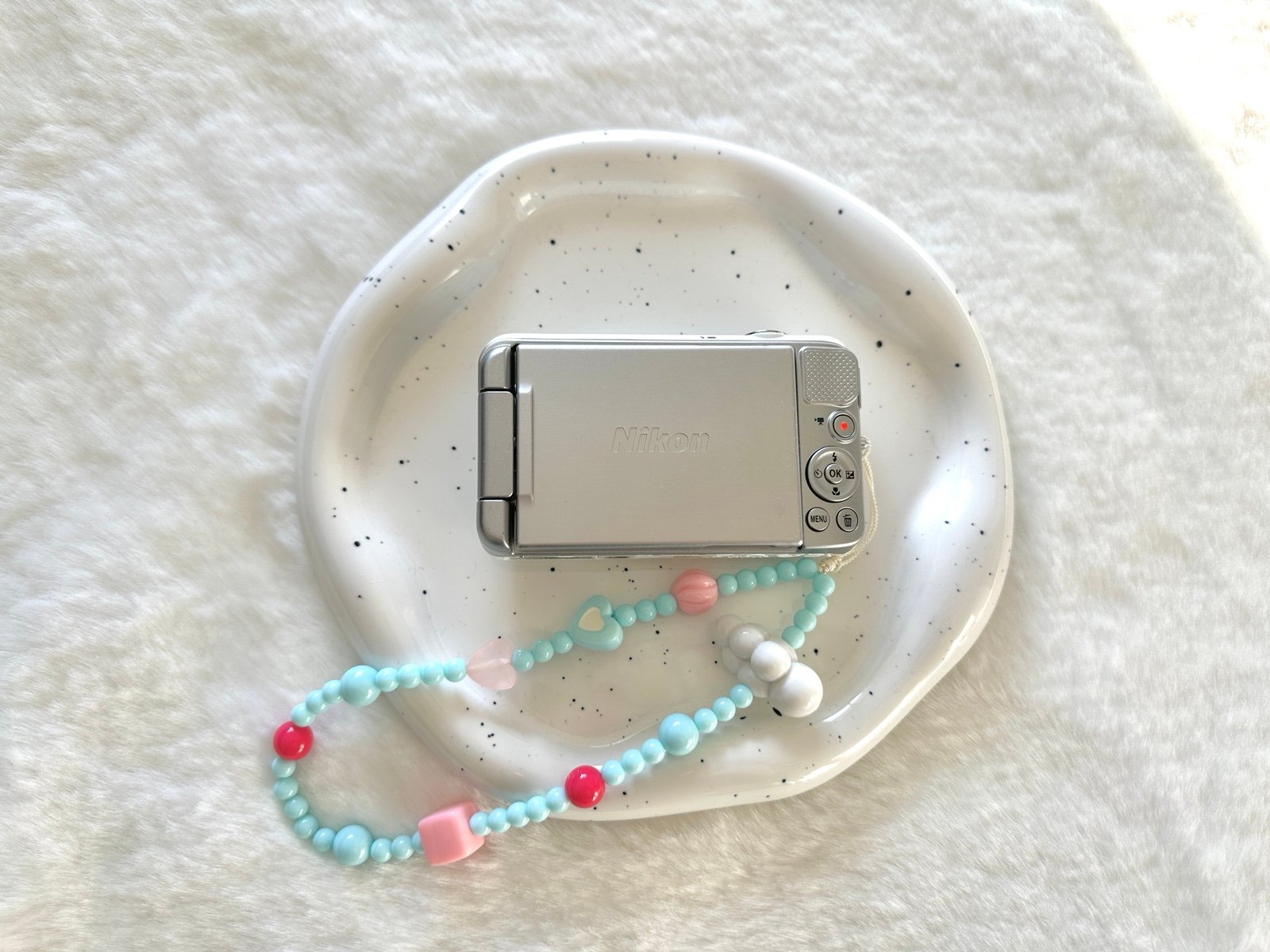 📷 Used Nikon white coolpix s6600 flip screen digital cameras 🔥🌸