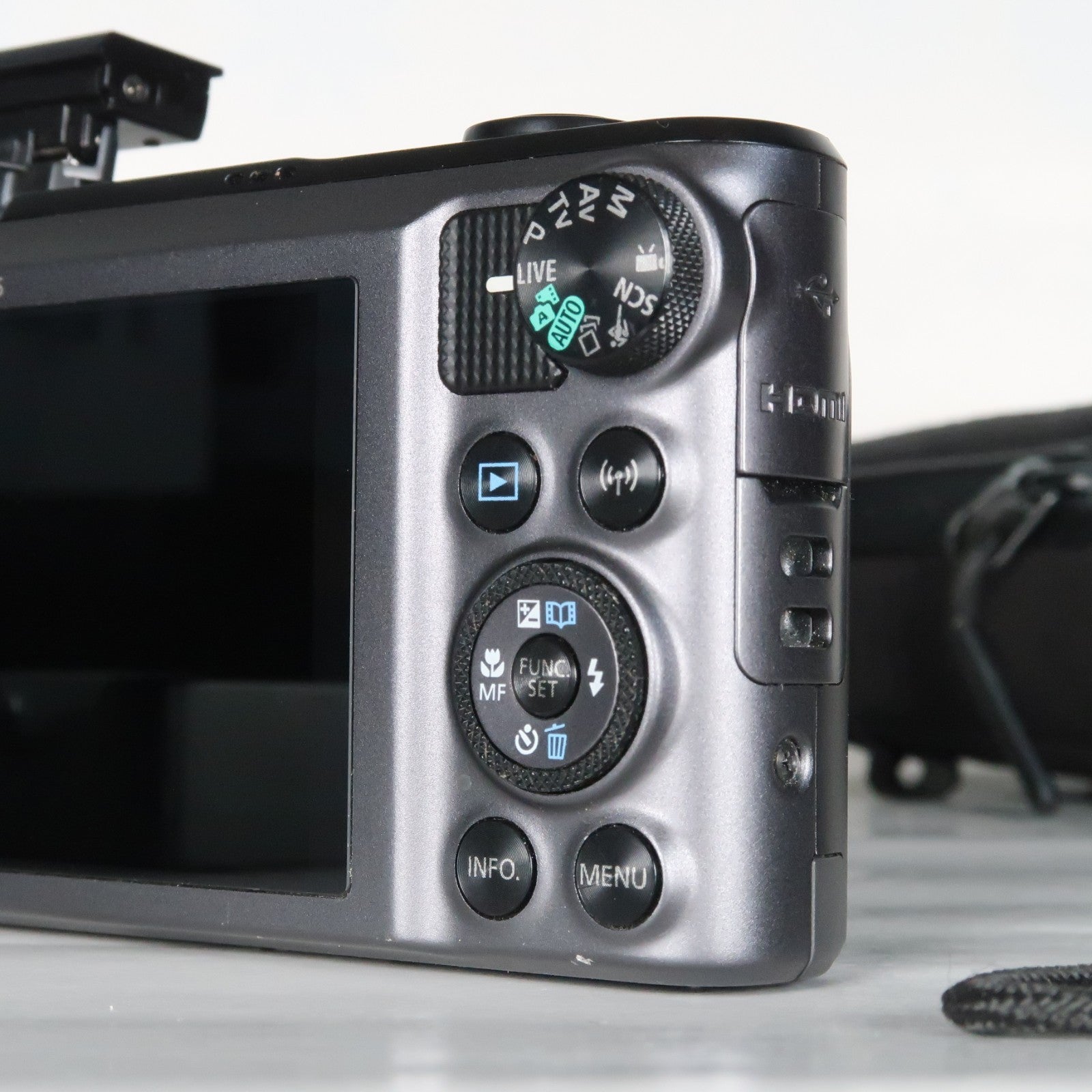 📷 Used Canon PowerShot SX720 HS 🖤 20.3MP Travel Zoom Camera – Full Bundle Included 🔥🌸