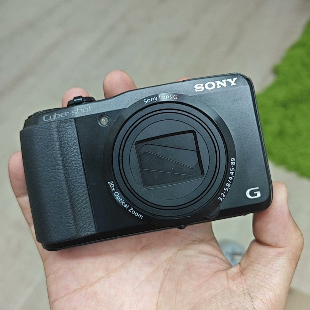 Cyber-shot DSC-HX30V 18 MP Digital Camera with Accessories Time Lapse Black